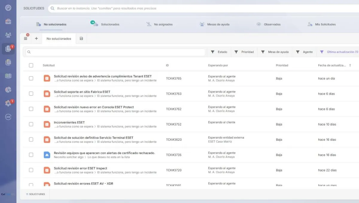 Bandeja de solicitudes de la instancia de InvGate Service Management de ColCiber: una lista de solicitudes de soporte de ESET con su número consecutivo, su estado de espera y el agente asignado.